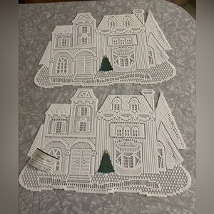 Heritage Lace Christmas Placemats Manor Vintage Set of 2 - Look and Feel of Home
